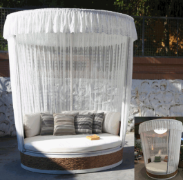 NANNI LOUNGE DAYBED RATTAN AND ALUMINIUM WITH CURTAINS & LIGHT   NANNI ΚΑΝΑΠΕΣ ΚΗΠΟΥ ΑΠΟ RATTAN ΚΑΙ ΑΛΟΥΜΙΝΙΟ ΜΕ ΚΟΥΡΤΙΝΕΣ & ΦΩΣ